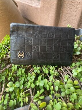 CHANEL Black Quilted Embossed Leather Wallet Clutch with Gold CC